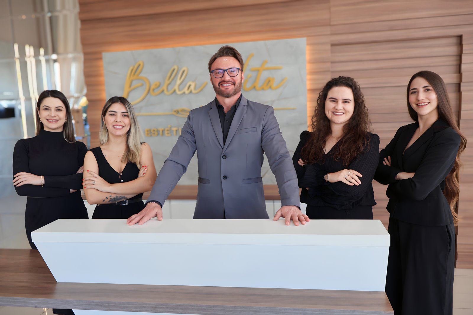 Equipe completa da Bella Vita Estética Avançada — Sarandi RS
