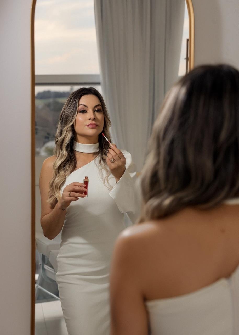 Cliente satisfeita após procedimento na Bella Vita Estética Avançada